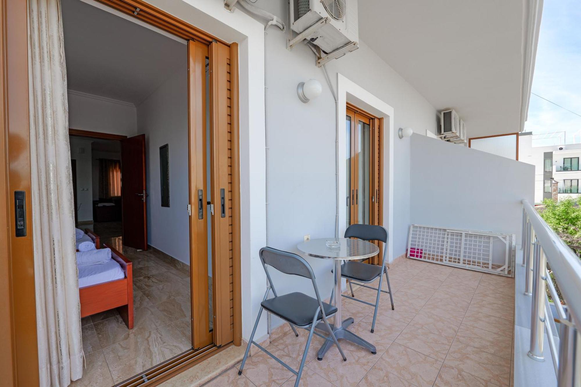 Guesthouse Moonlight Downtown Ksamil Kültér fotó