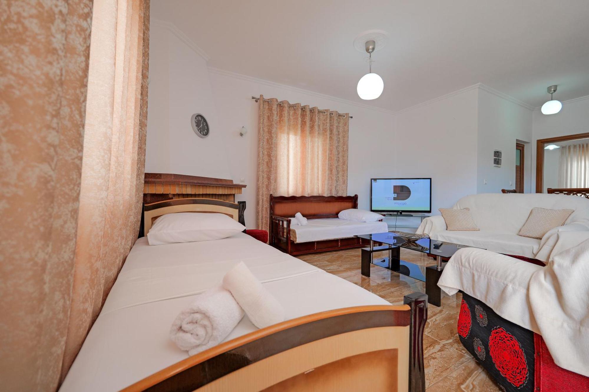 Guesthouse Moonlight Downtown Ksamil Kültér fotó