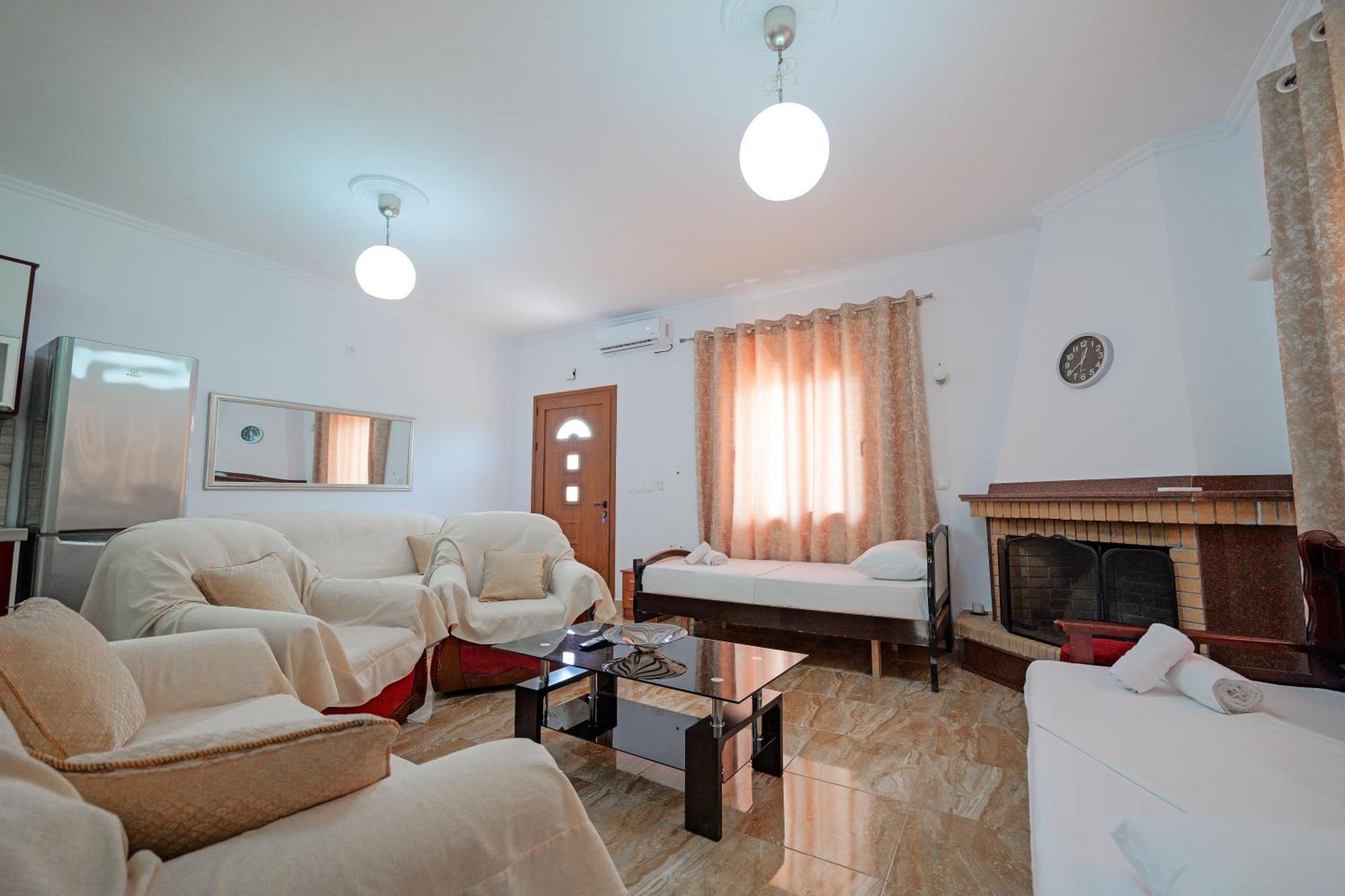 Guesthouse Moonlight Downtown Ksamil Kültér fotó