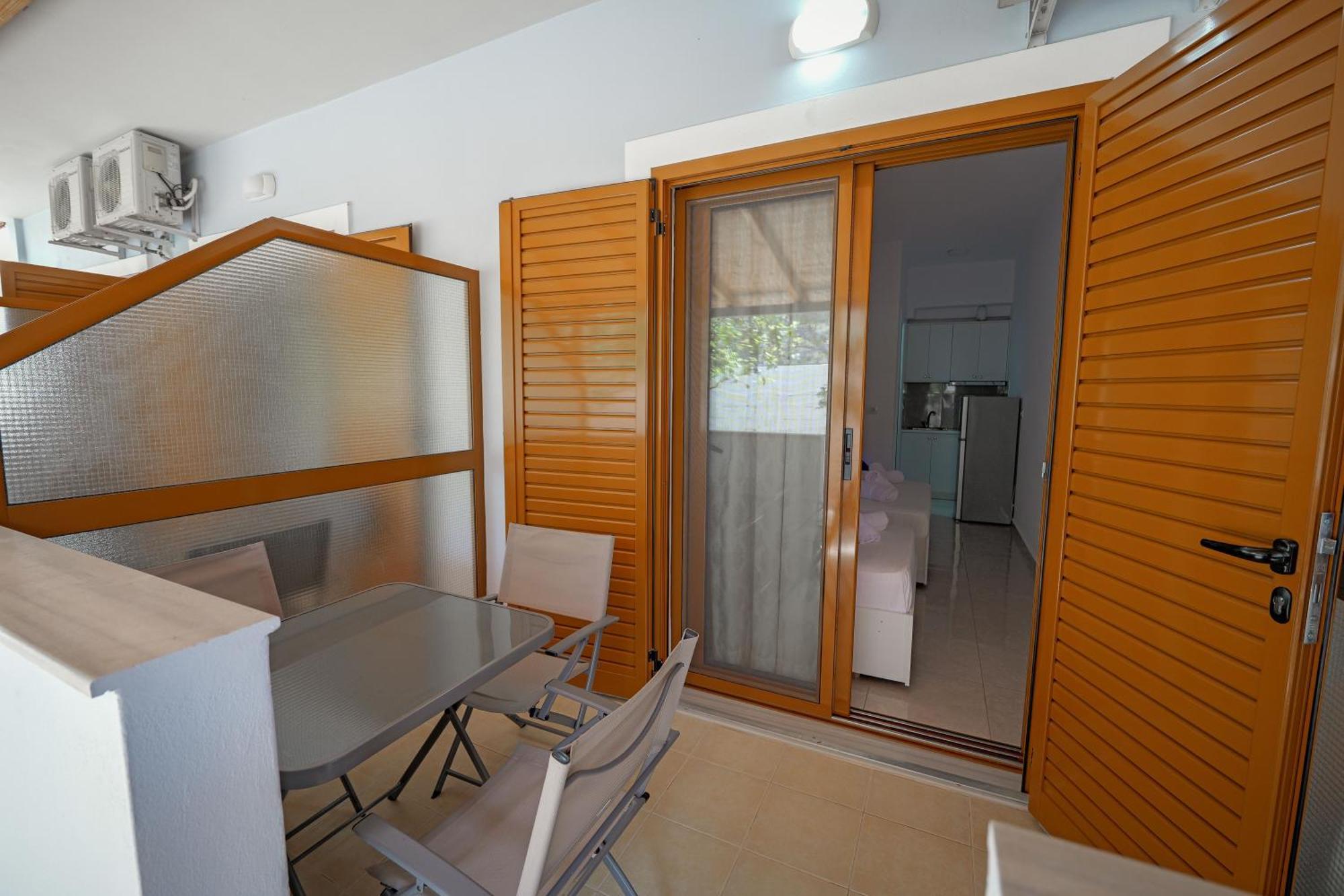 Guesthouse Moonlight Downtown Ksamil Kültér fotó